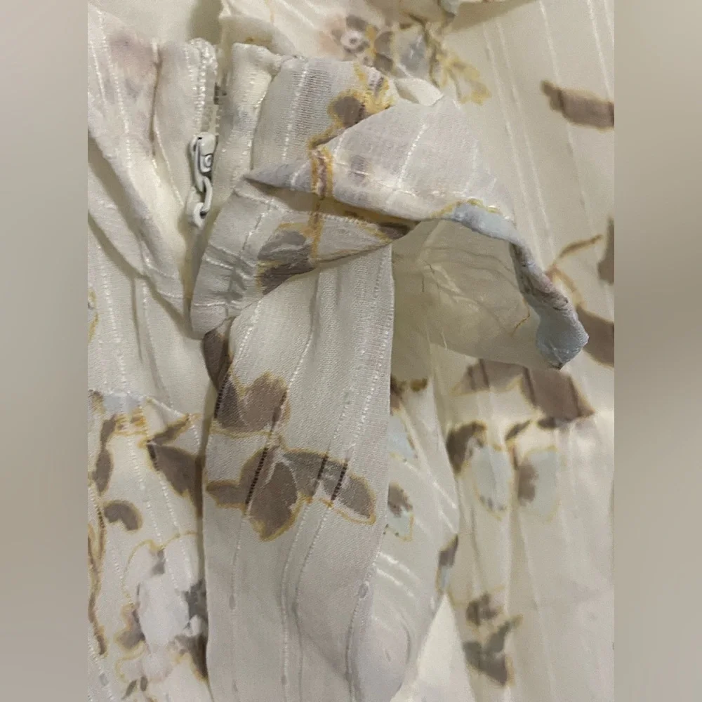 NWT.. WOMENS AND NOW THIS FLORAL RUFFLE DRESS - Picture 14 of 14